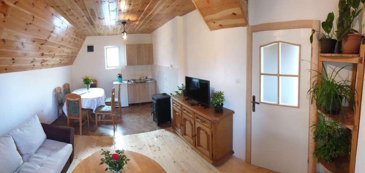 Apartmani Mir Жабляк Екстер'єр фото