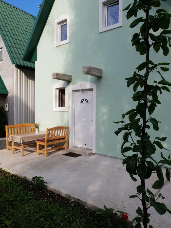 Apartmani Mir Жабляк Екстер'єр фото