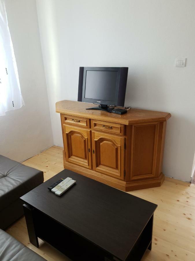 Apartmani Mir Жабляк Екстер'єр фото