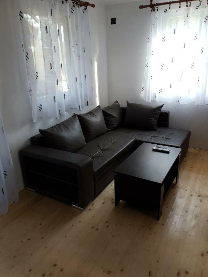 Apartmani Mir Жабляк Екстер'єр фото
