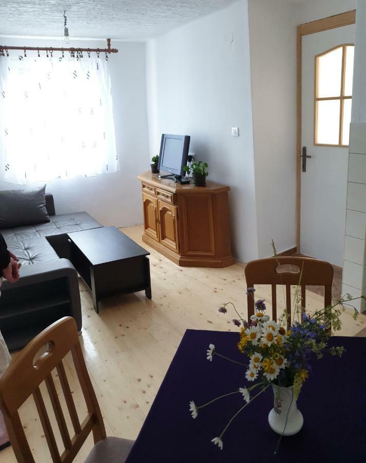 Apartmani Mir Жабляк Екстер'єр фото