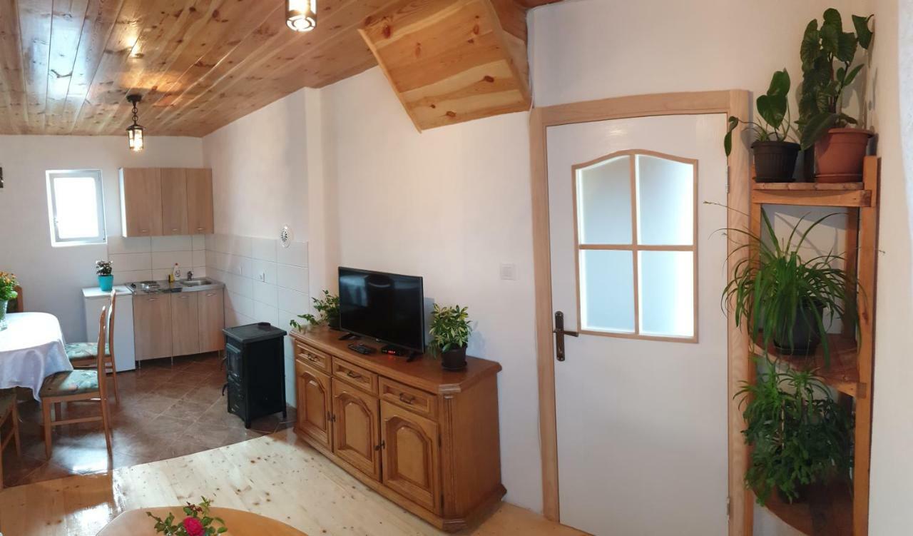 Apartmani Mir Жабляк Екстер'єр фото